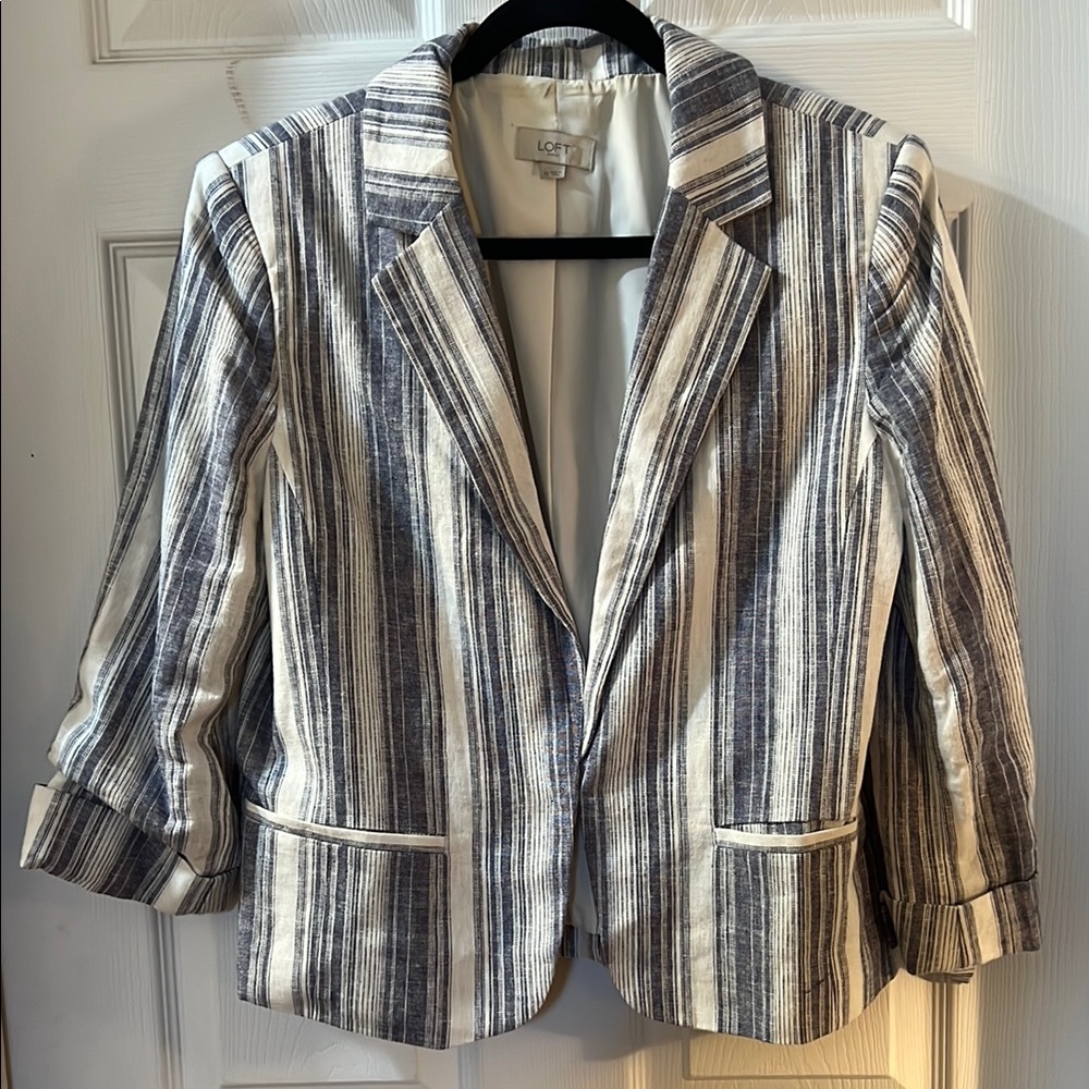 Loft outlet linen blend blazer size 10 cream and navy striped